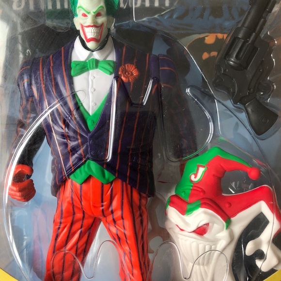 🆕 NIP! Laughing Gas Joker - 1997 Batman figure - Picture 5 of 9